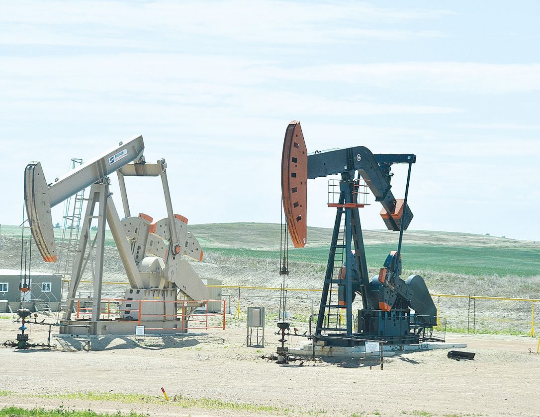 State's producing oil wells reaches over 17,000 | News, Sports, Jobs - Minot Daily News